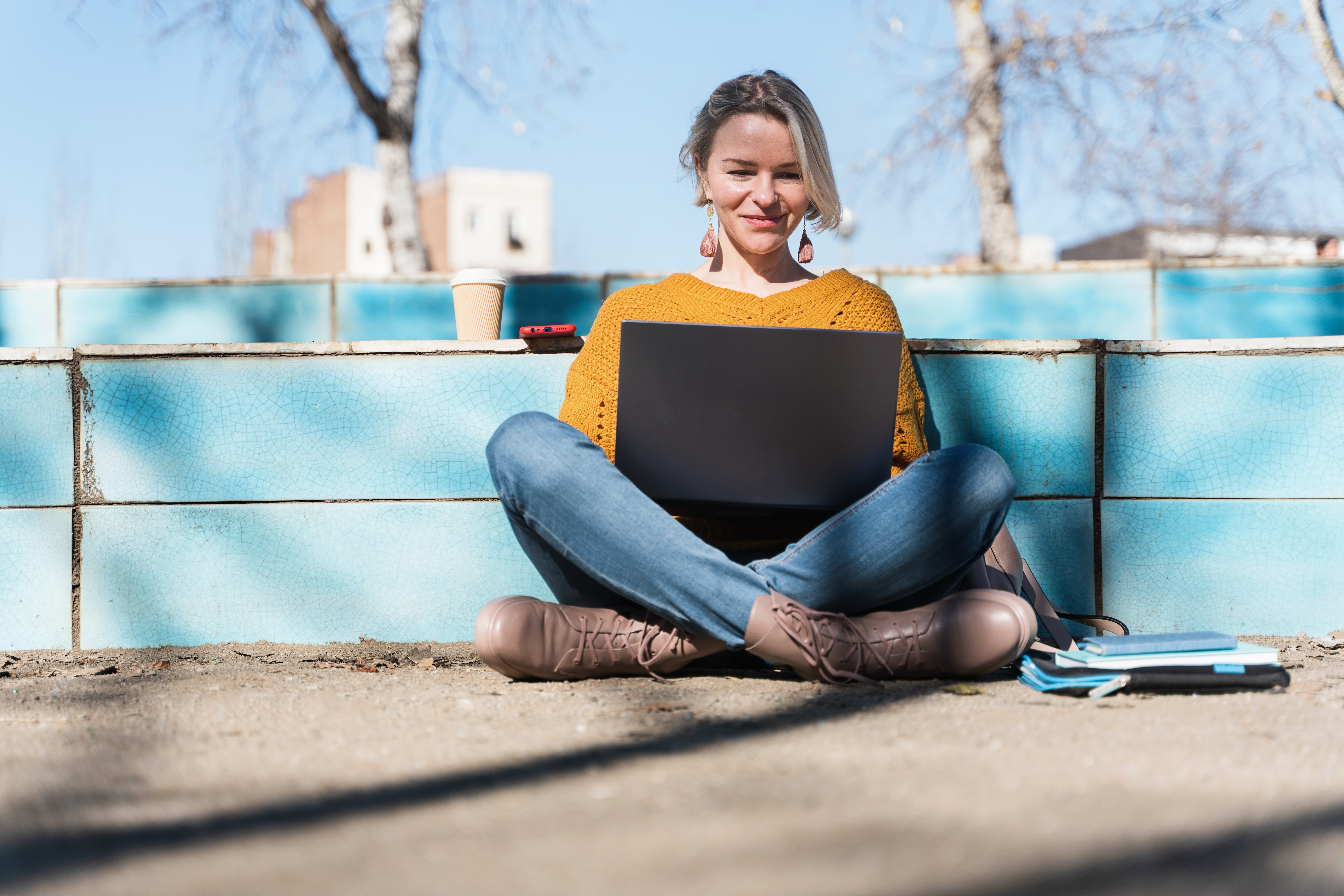 lady with computer 